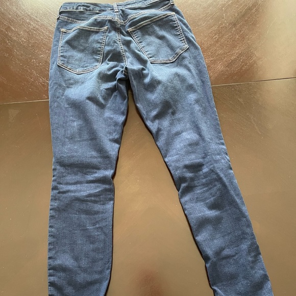 Universal Thread Skinny Jeans, Size 4 - Picture 4 of 16